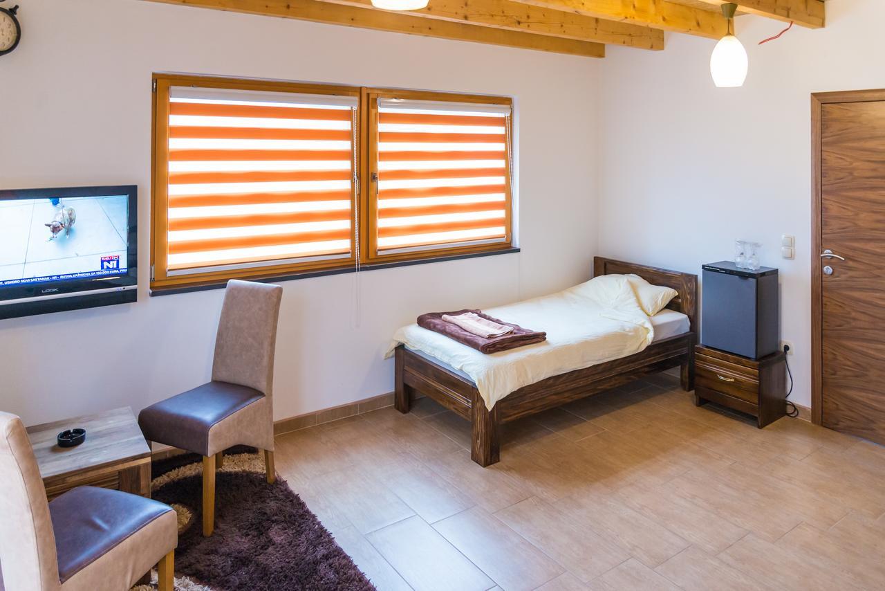 Motel Orhideja Donji Vakuf エクステリア 写真
