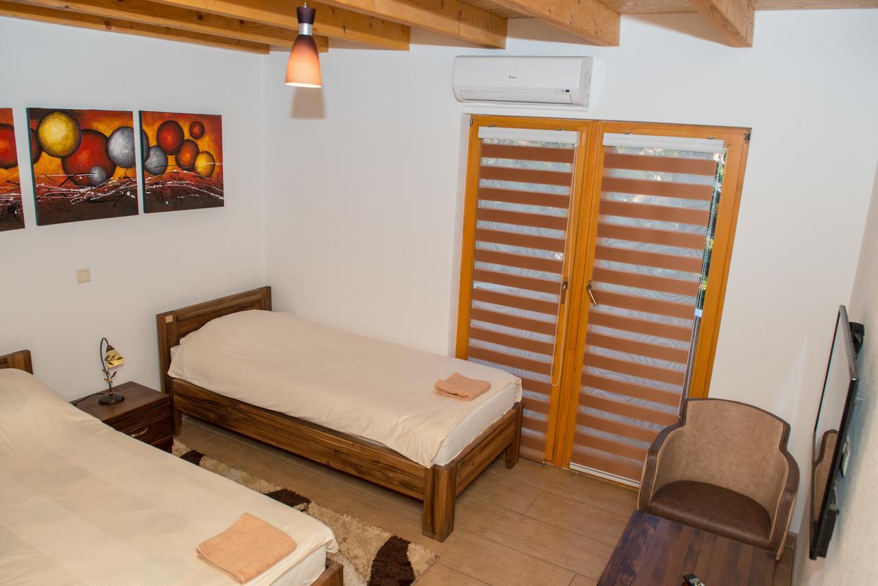 Motel Orhideja Donji Vakuf エクステリア 写真